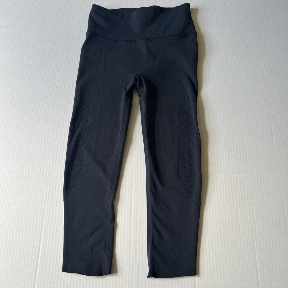 Lululemon Size S Black Leggings Cropped Dark Gray